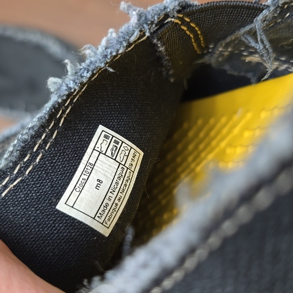 CROCS Frayed Edge Slip-On Shoes - Dark Gray Navy and Yellow Men's 8 Like New - Picture 6 of 6